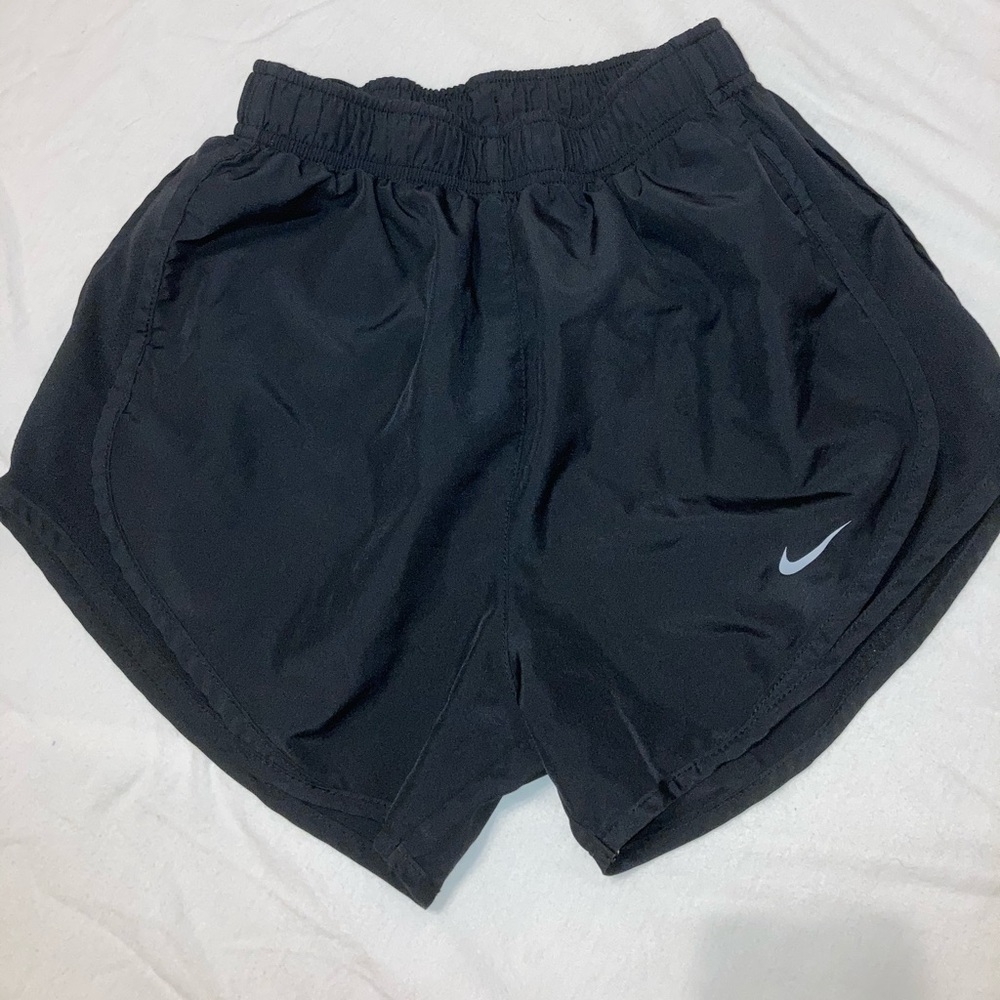 Nike Tempo Shorts. Solid black. Women's 3" Running